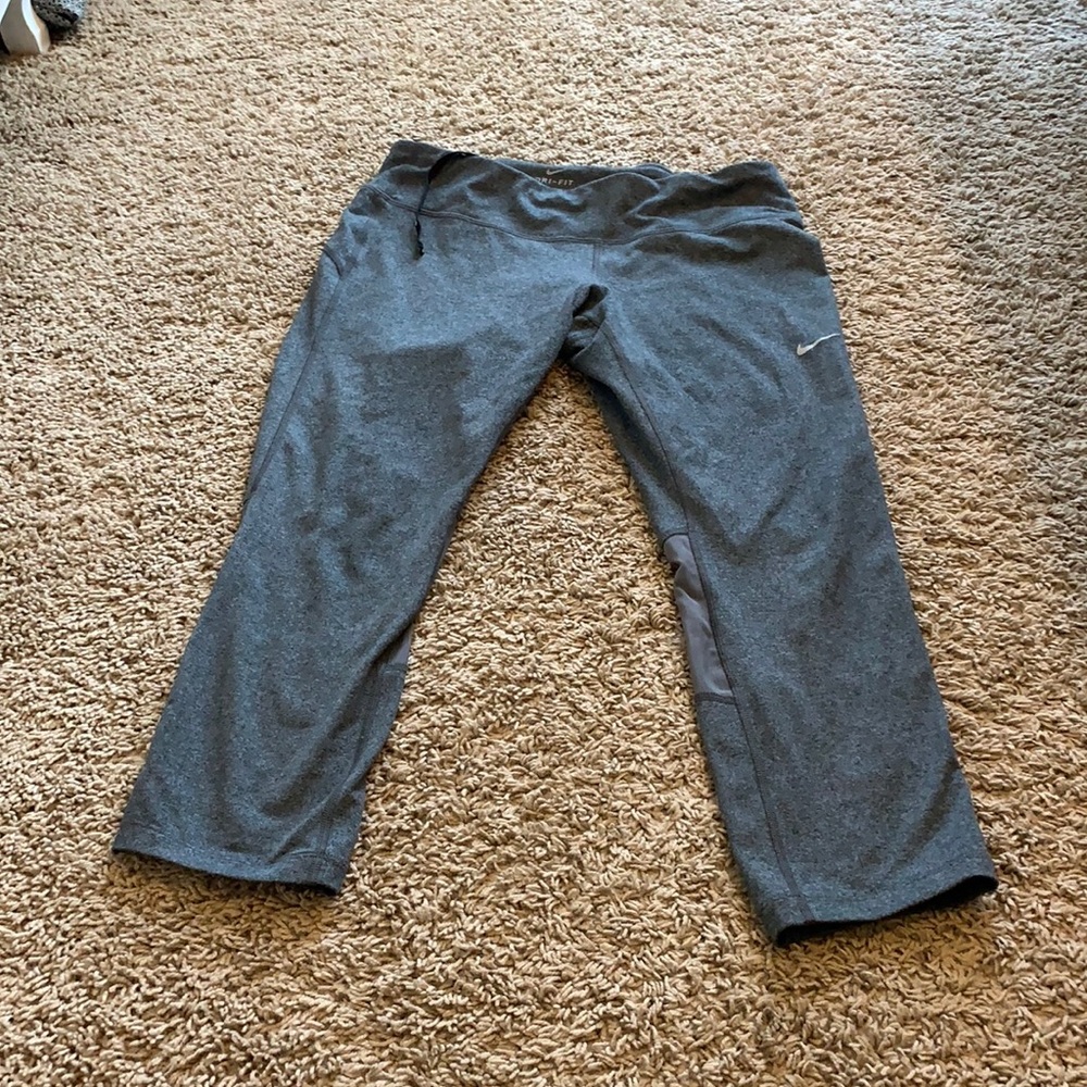Nike Dri-fit cropped leggings